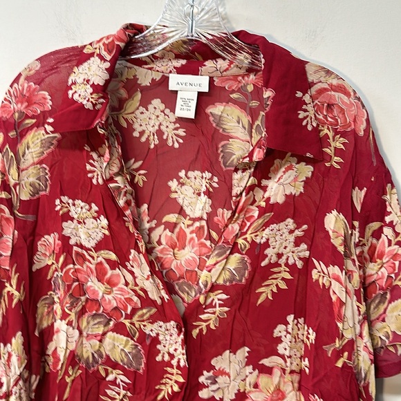 Avenue Sheer Floral Blouse button up Red size 22-24 women shirt sleeve NWT - Picture 2 of 11